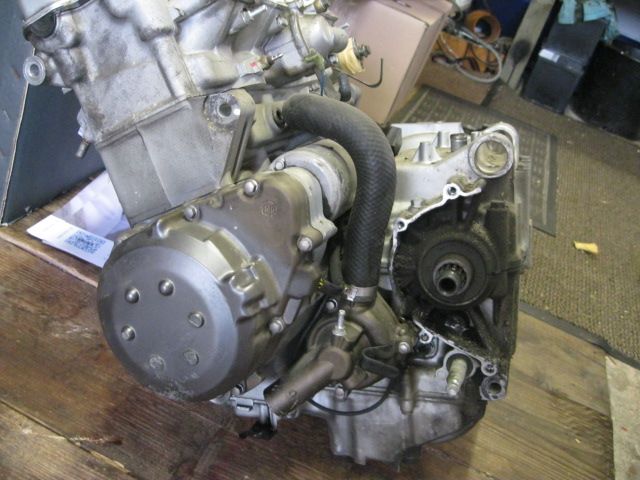 ZX 9R EF Rumpfmotor  ,  Kopf defekt in Hörup