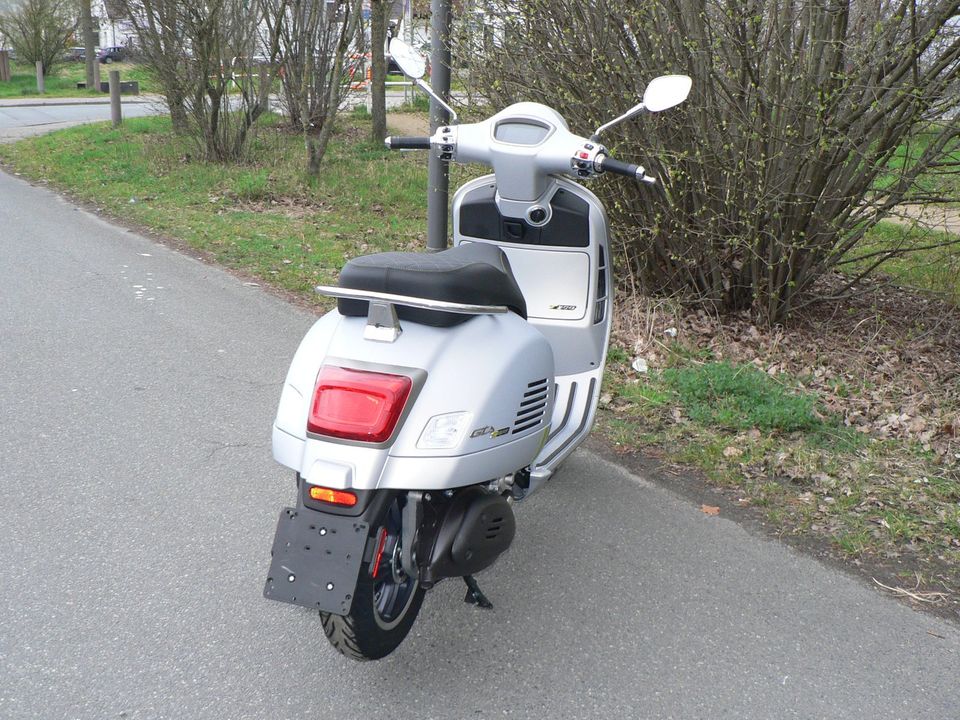 Vespa GTS SuperTech 300 in Griesheim