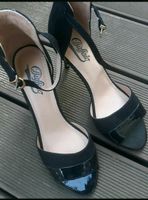 NEU Buffalo  High Heel schwarz Pumps Damenschuh Absatzschuh Frankfurt am Main - Kalbach Vorschau