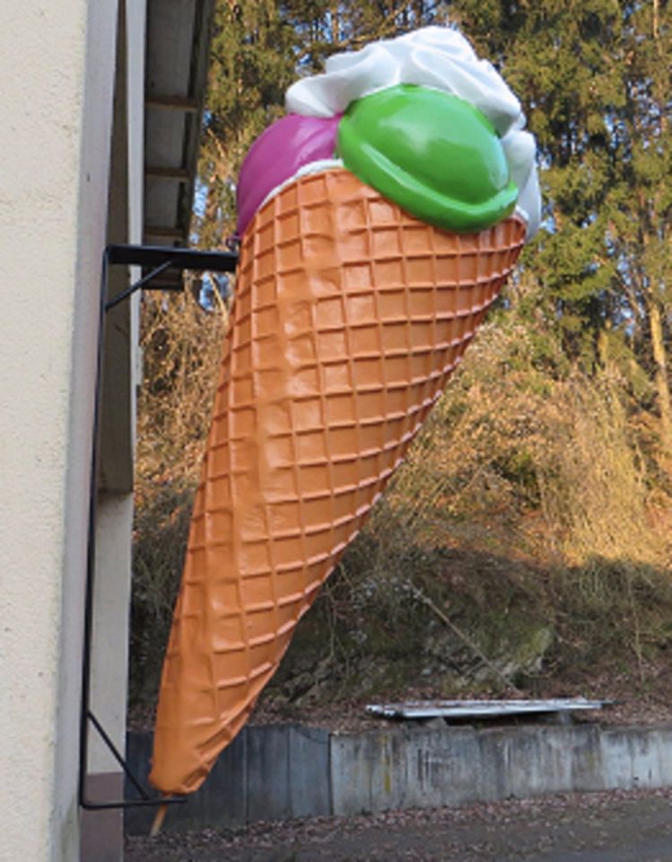 Eistüte klein mit Aufhänger - Werbeständer für Cafe Eisdielen in Naumburg (Saale)