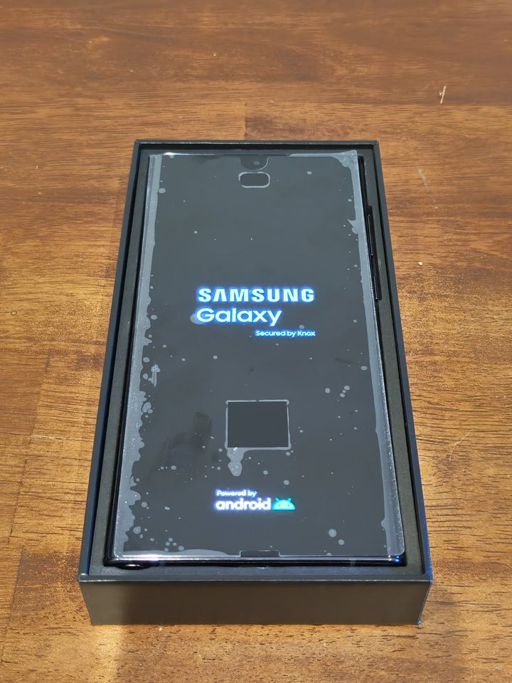 Samsung Galaxy S22 Ultra 5G 128 GB in Leipzig