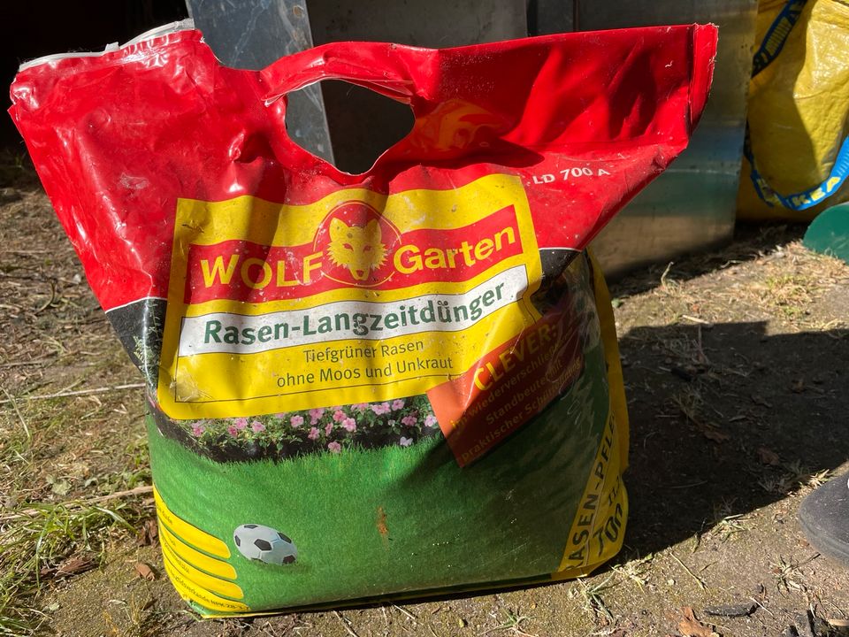 Rasen langzeit Dünger 11,2 kg in Winnemark
