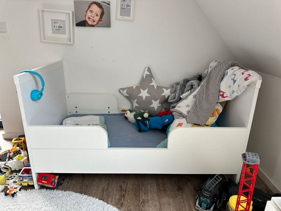 Kinderbett / Babybett weiß - Wellemöbel in Lützow