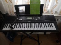 Yamaha Keyboard EZ 220 mit Ständer und einem Buch Baden-Württemberg - Göppingen Vorschau