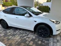 Tesla Model Y 2.2023 RWD AHK wie neu wenig km Baden-Württemberg - Ötisheim Vorschau