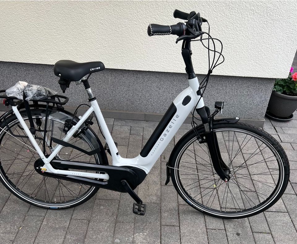 GAZELLE ARROYO C7+ HMB ELITE E BIKE NEU ,50NM, 500WH, RH 53,2022 in Marl