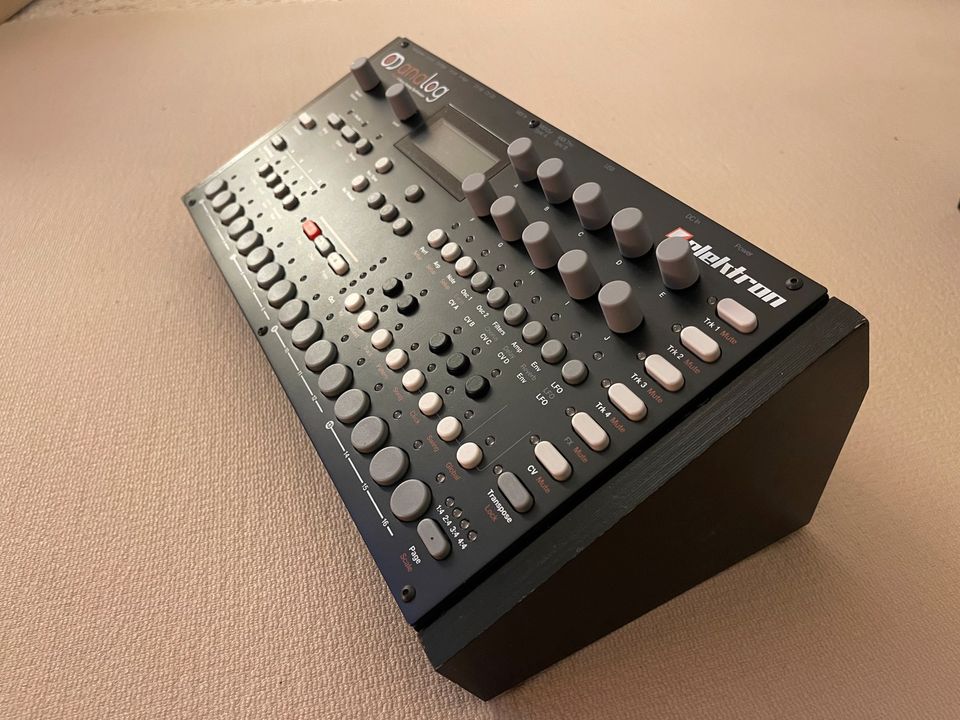 Elektron Analog Four MK I in Köln