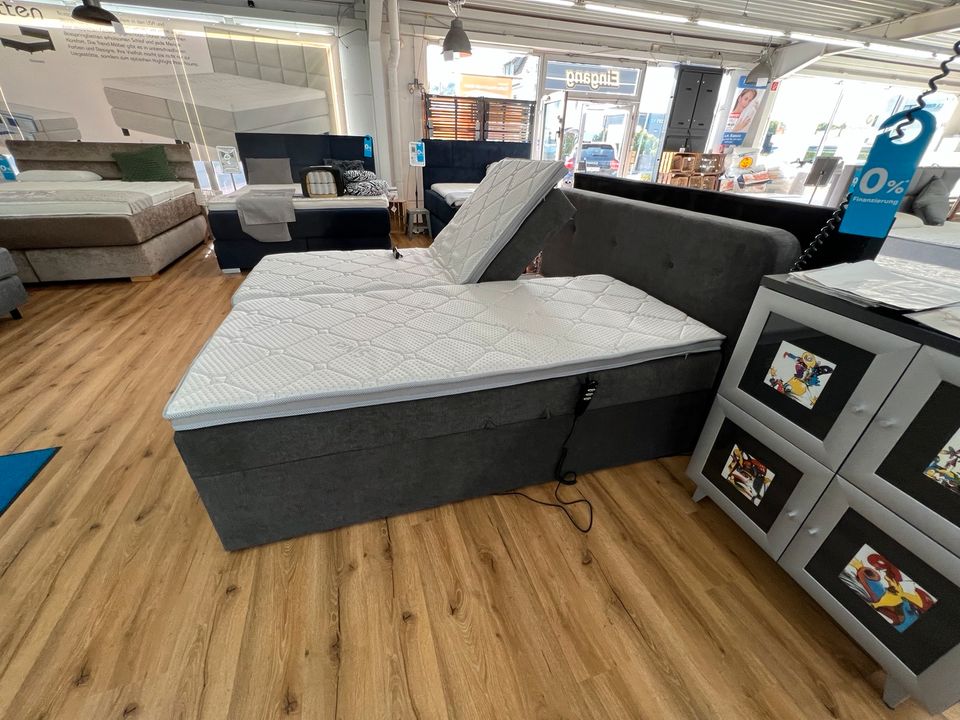 Boxspringbett mit Motor Verstellung und Bettkasten in Hagen