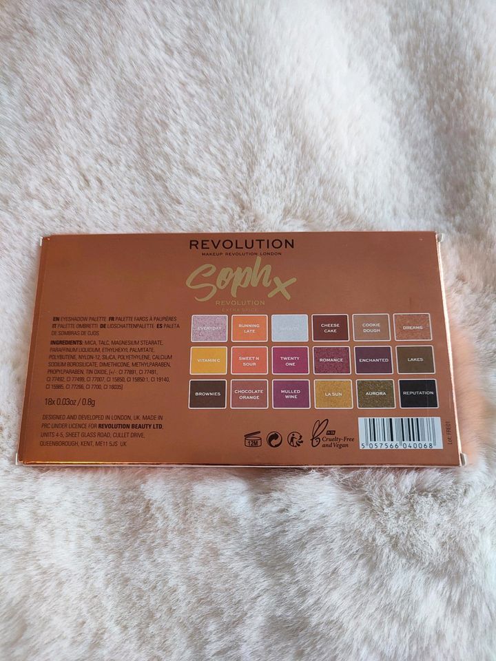 Makeup Revolution Soph X Extra Spice Palette in Hamburg