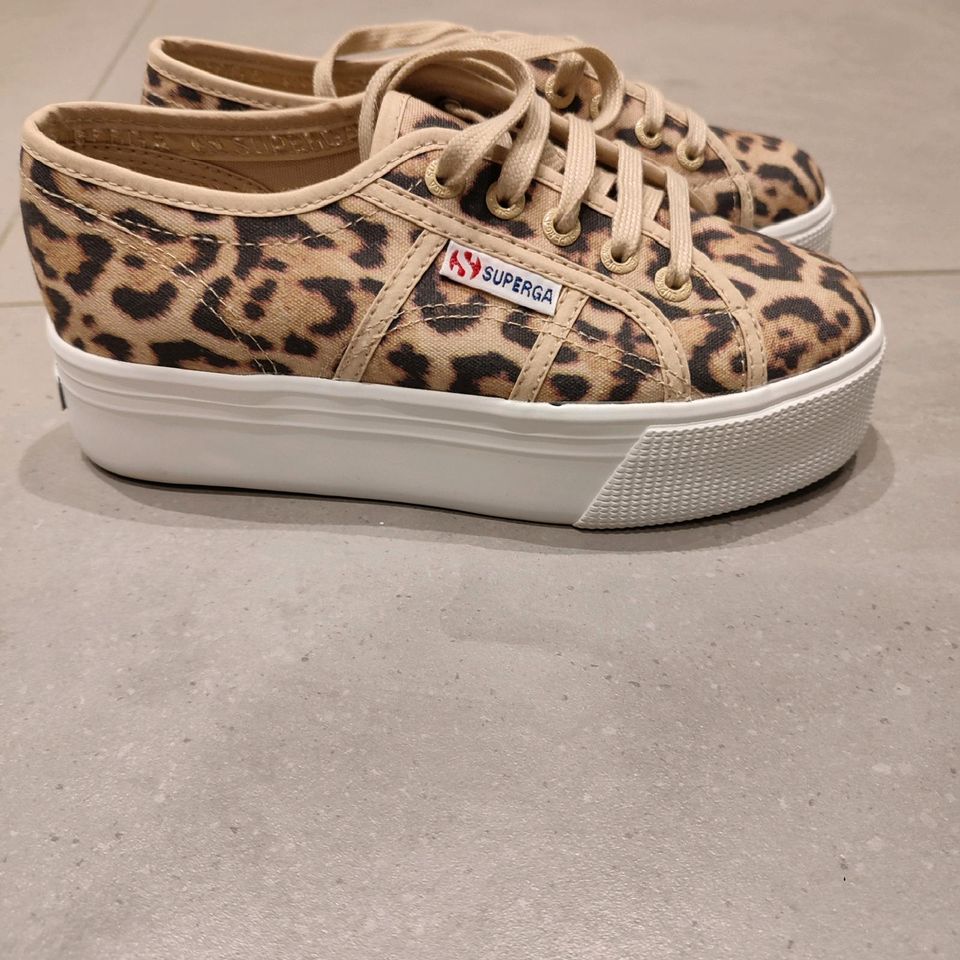 Superga Plateau Sneaker Leo print in Rülzheim