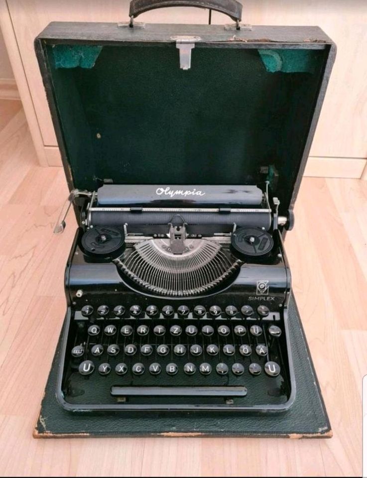 Antike Schreibmaschine Olympia Simplex 30er Jahre in Hanau