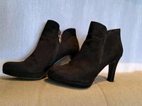 Schwarze Damen Stiefelette Tamaris Gr 41 Wildleder boho Hippie Nordrhein-Westfalen - Hückelhoven Vorschau