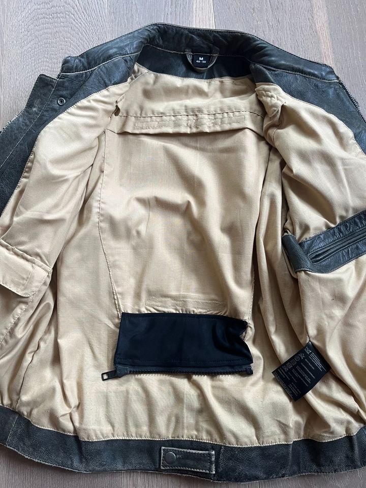 Retro-Style Lederjacke 1.0 Herren schwarz/beige Größe M in Grabfeld