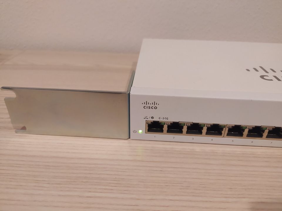 Original Cisco Business 110 Series CBS110-16T 16 Port Gigabit in Abenberg