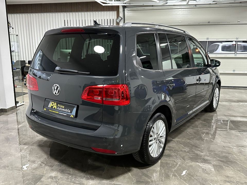 Volkswagen Touran 1.6 TDI Cup / Automatik Navi Tempomat in Langenhagen