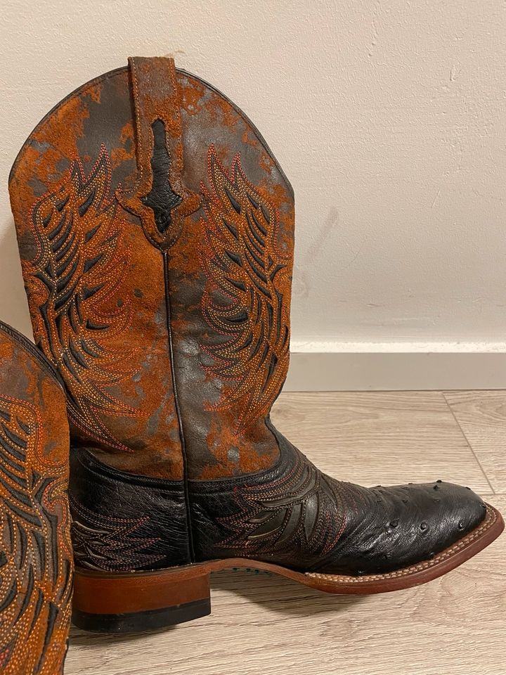 Cowboystiefel Lucchese in Werdohl