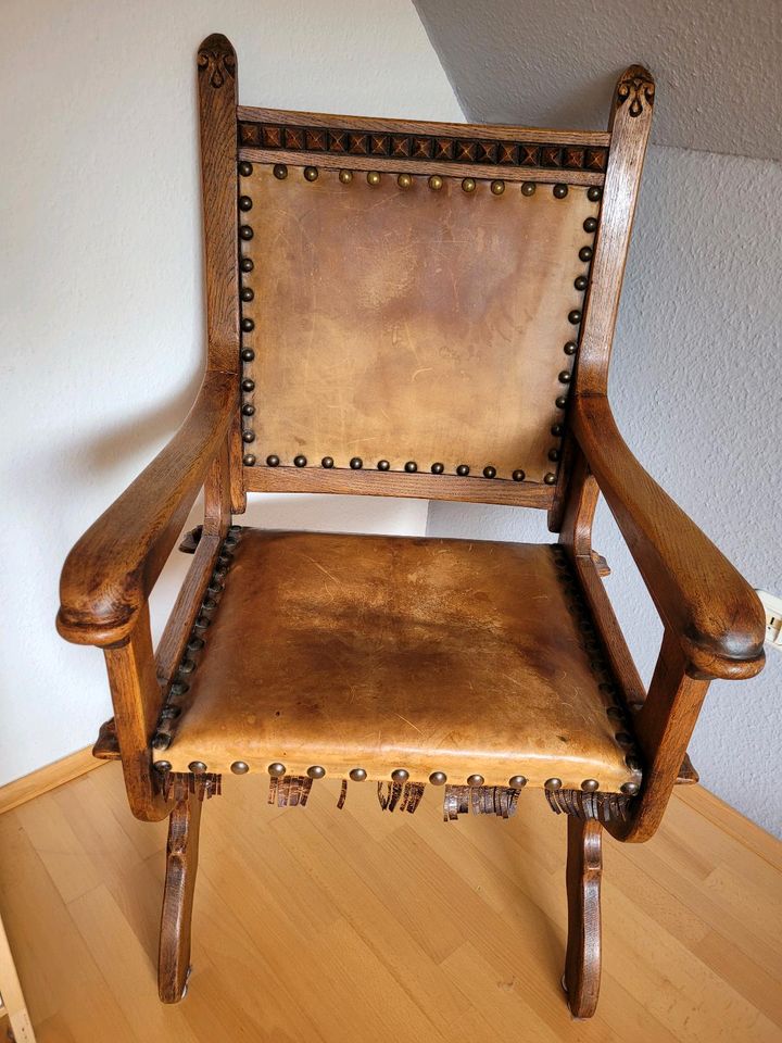 Antiker Stuhl / Lehnstuhl Eiche in Iserlohn