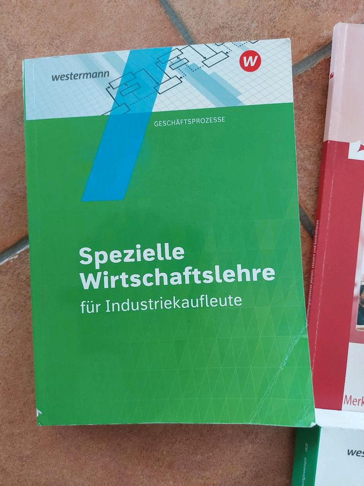 Spezielle Wirtschaftslehre für Industriekaufleute in Calbe (Saale)