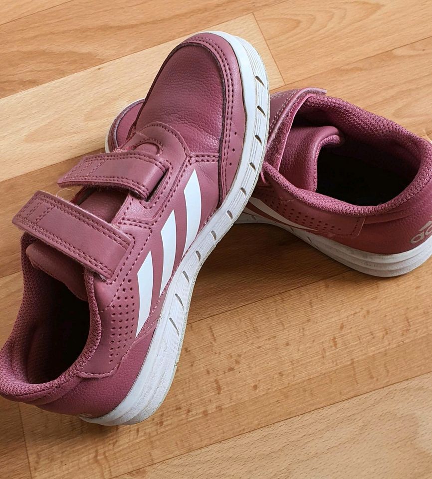 Mädchen Adidas Schuhe Gr 30 in Brake (Unterweser)