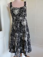 Debut Kleid Sommerkleid schwarz mit Stickereien Blumen Gr. 14  42 Bayern - Regensburg Vorschau