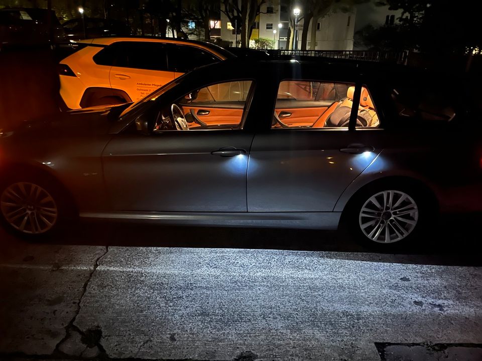 Bmw 320d touring Navi, Panoramadach, Leder in Berlin