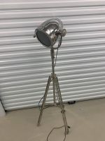 Stehleuchte Chrom Metall Spotlight Strahler Lampe silber Düsseldorf - Pempelfort Vorschau