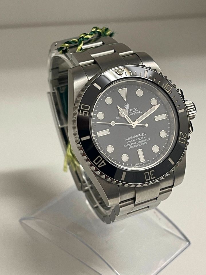 ROLEX SUBMARINER NO DATE 114060 Box/Papers 2015 - PERFEKT in Karlsruhe