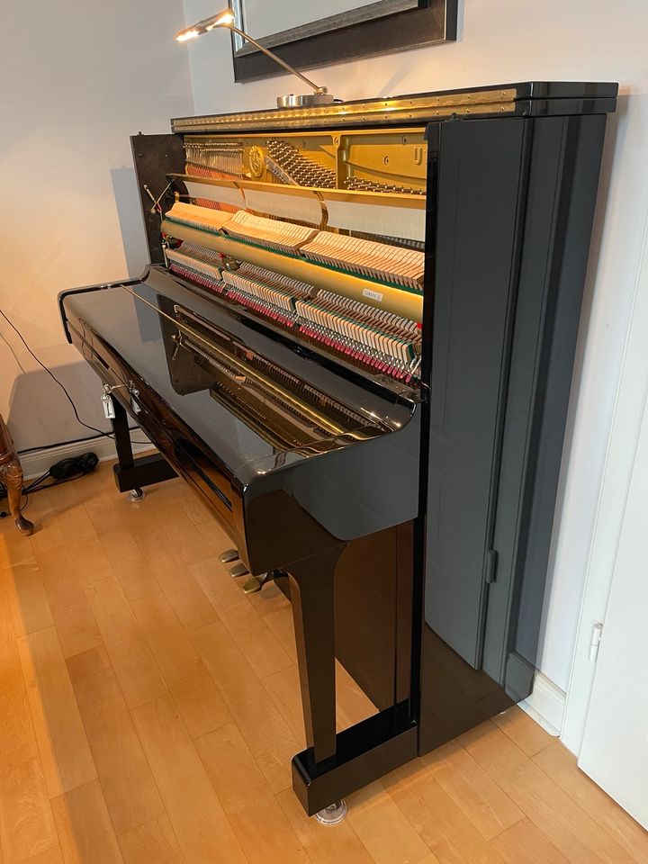 Klavier / Piano Yamaha U1A in Kritzmow