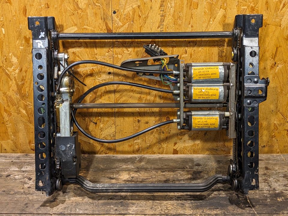 Mercedes W126 Konsole Sitz vorn rechts elektrisch in Berlin