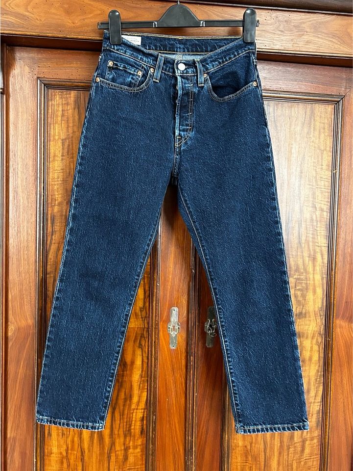 Levi’s 501 crop Jeans Damen W26 L26 in Berlin