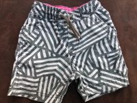 H&M Shorts Bermudas Muster mit Taschen Gummibund gr 92 Bayern - Olching Vorschau