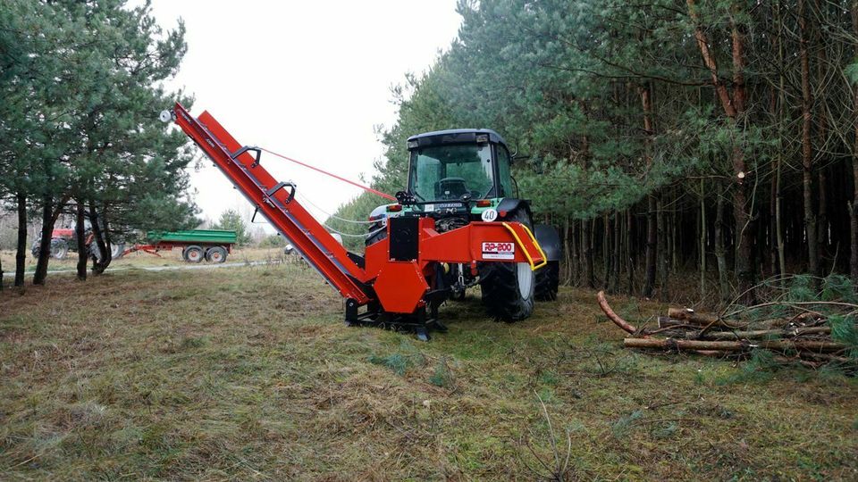 REMET CNC RP-200 SUPER Holzhacker + 4,00m Förderband +70 kg in Halle