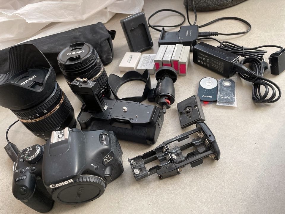 Kamera Canon 600D Equipment mit diversen Zubehörteilen in Berlin