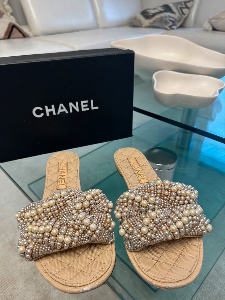 Chanel Perlen Sandalen 39 in Sinzig