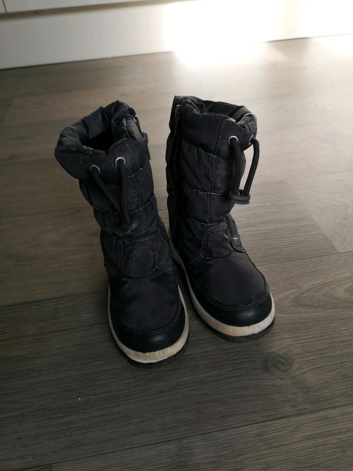 1 paar Schuhe Stiefel Gummistiefel Winterschuhe Gr 25 in Pulsnitz