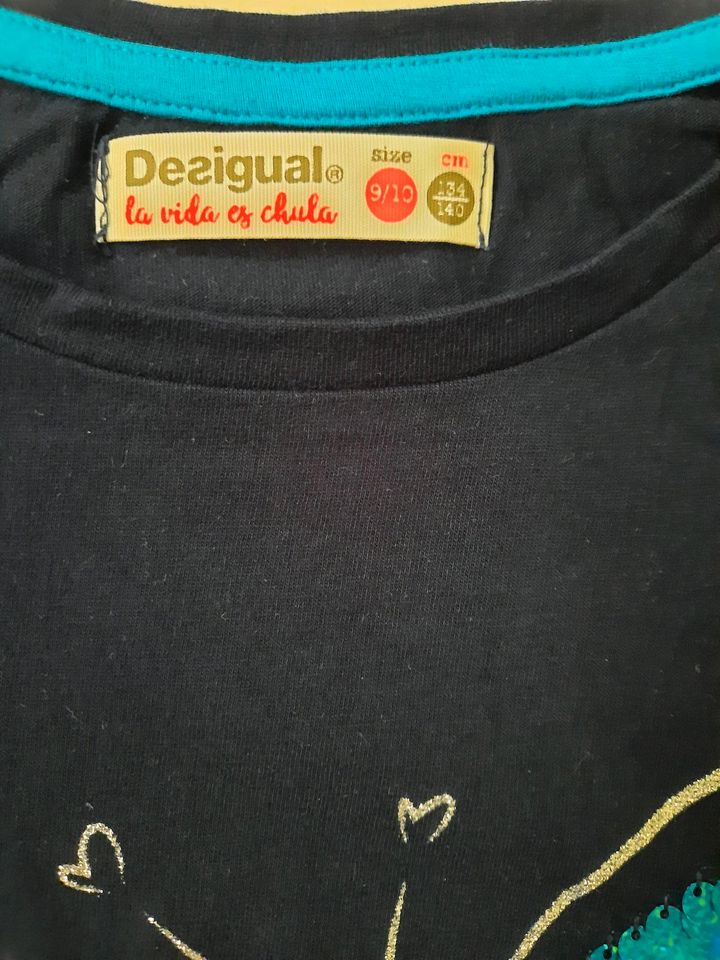 Desigual T-Shirt Schmetterling Wendepailetten ☆ Neuwertig 134/140 in Falkensee