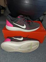 Nike lunarglide 8 lunarlon Damen Laufschuhe Grafit Pink 38,5 Sachsen - Görlitz Vorschau