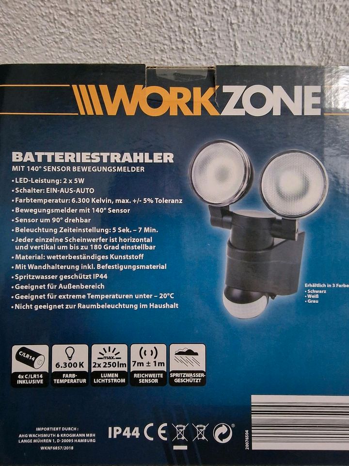 Workzone Batteriestrahler / Wandlampe / LED mit Sensor / Neu! in Rudersberg