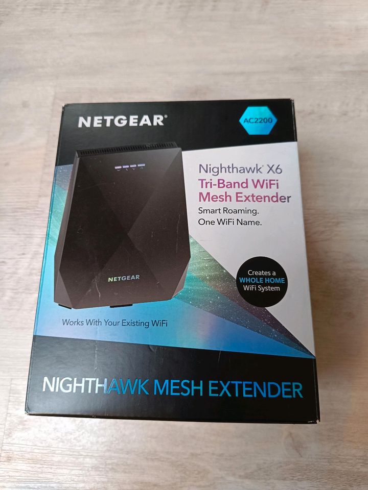 Netgear Nighthawk X6 AC 2200 Tri-Band Mesh Extender in Pockau