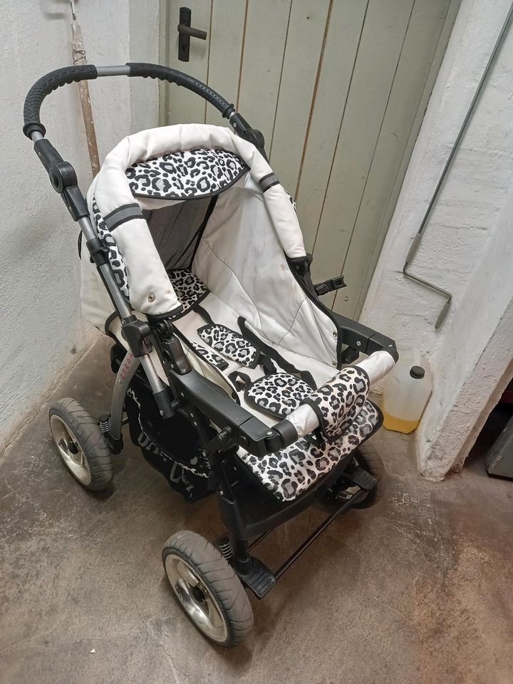 Gut Kinderwagen in Ludwigsburg