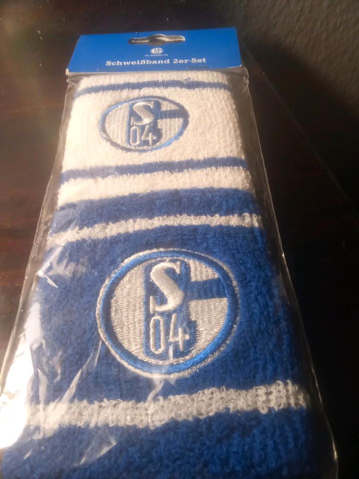 Schweißarmbänder von Schalke 040 in Hamburg