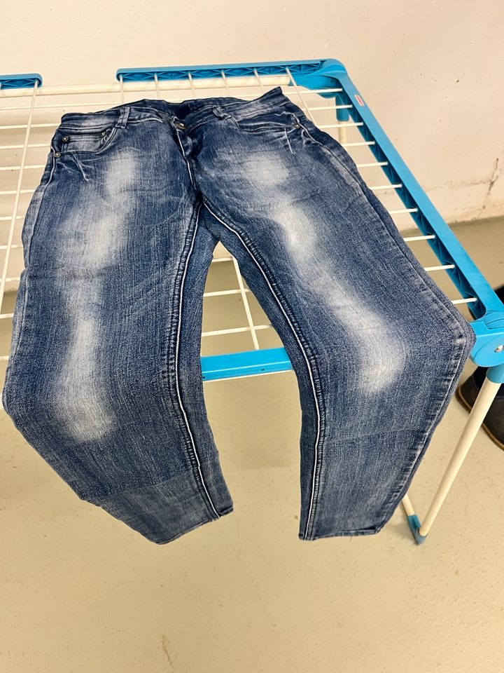 Hosen (Jeans etc.) in Reute