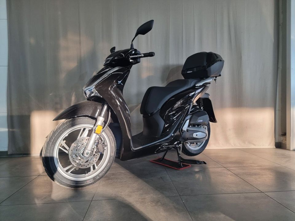 Honda SH 150 i I MJ23 I ABS I 2x Weiß Sofort in Neu Ulm