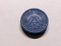 Prägemarke blau - DDR Kennzeichen Nummernschild 1975-1980 Dresden - Räcknitz/Zschertnitz Vorschau