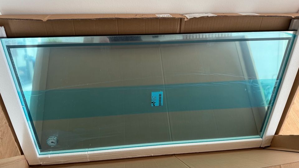 Spiegel Badspiegel LED beleuchtet mit Uhr 160cmX80cm Neu und OVP in Leonberg