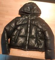 Puffer Jacke, mit Kapuze, schwarz, Gr. M, Bershka Saarland - Saarwellingen Vorschau