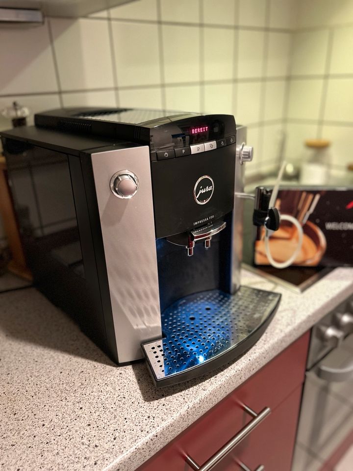 Jura F50 Top Zustand neu gewartet Kaffeevollautomat in Vogt