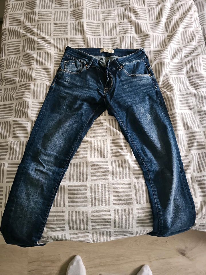 Hosen Paket Damen Jeans 5 Stück in Butzbach