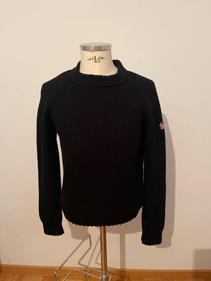 Moncler Wolle Pullover, schwarz, dezentes Logo am Ärmel in Gräfelfing