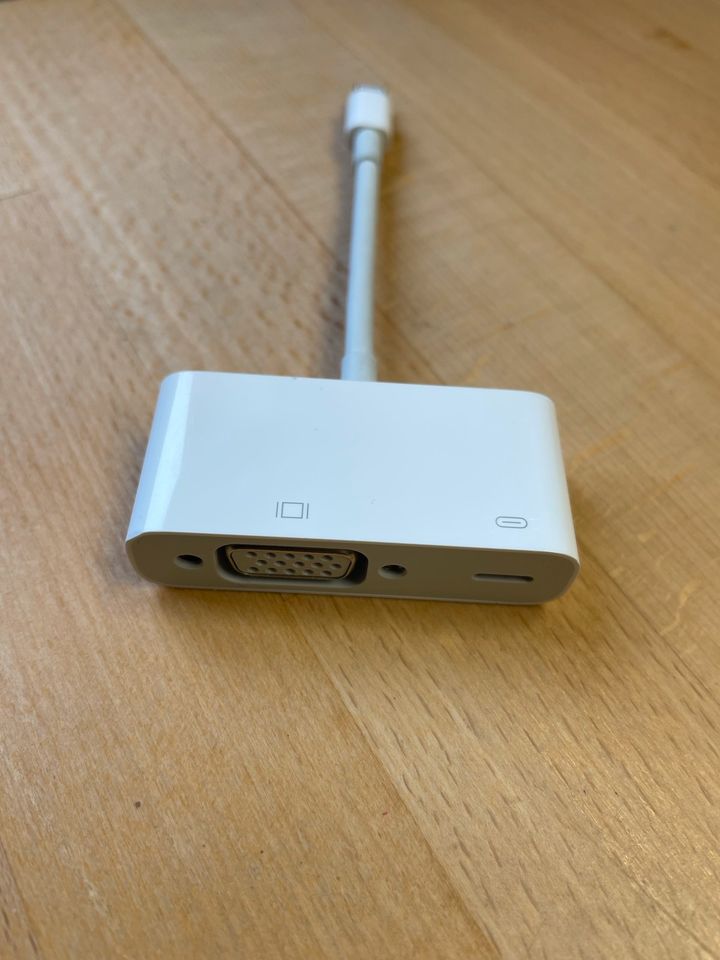 Apple Lightning auf VGA Adapter in Ginsheim-Gustavsburg